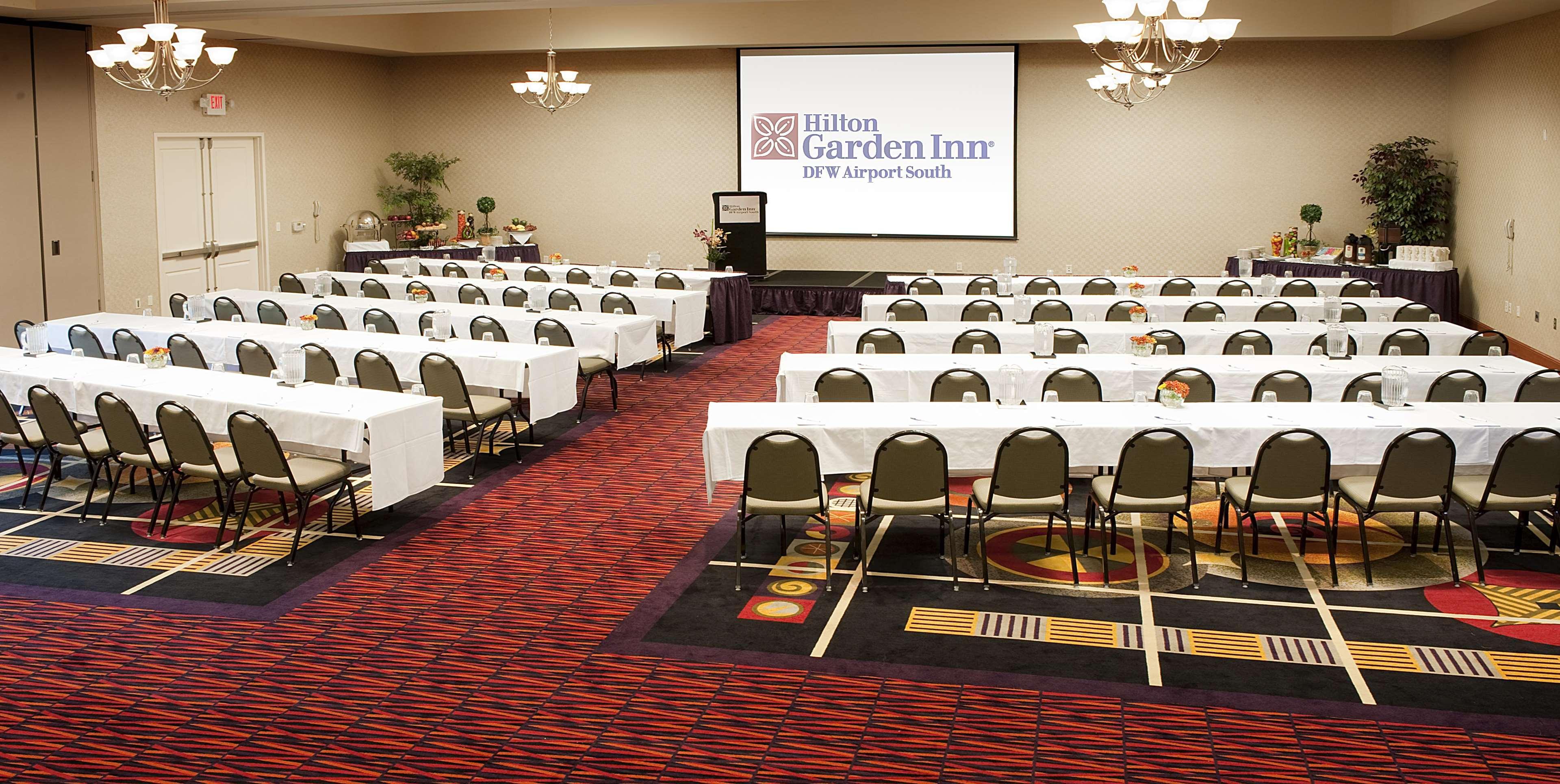 Hilton Garden Inn Dfw Airport South Irving Exterior photo